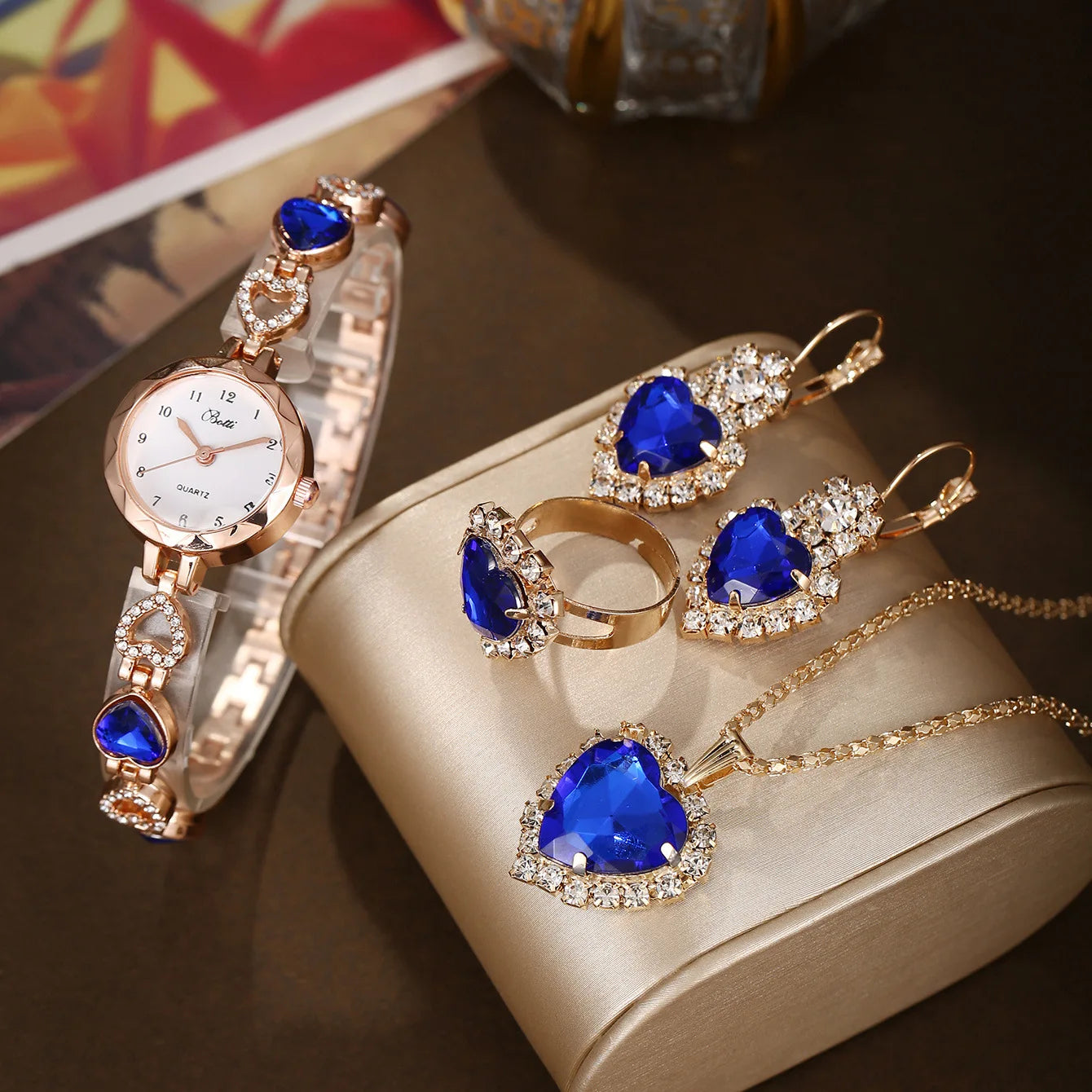 Premium Women's 4-Piece Set 2025 – Quartz Watch, Necklace, Ring and Earrings with Crystals