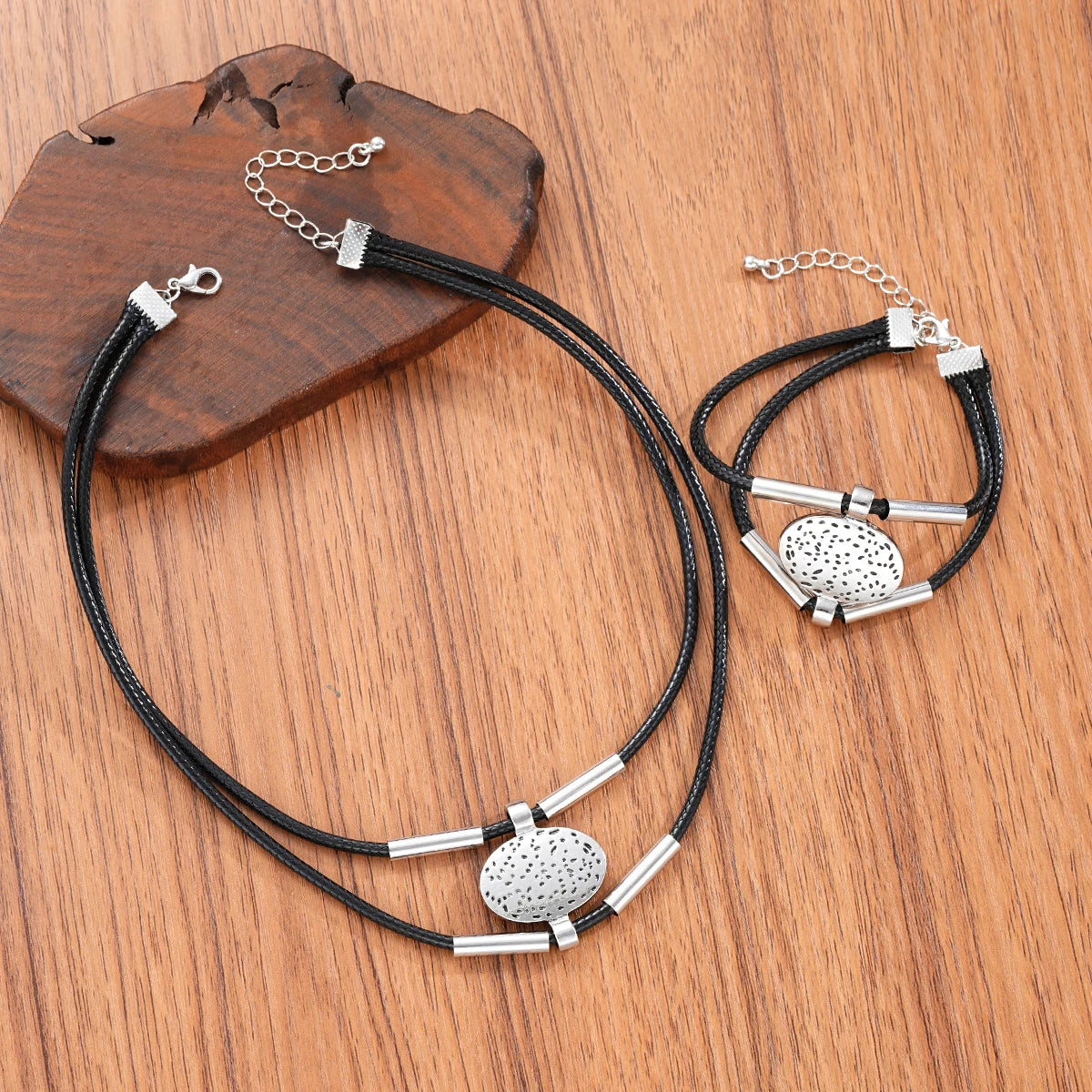 Vintage Faux Leather and Metal Oval Necklace and Bracelet for Women, Gold and Silver, 2 Pieces with Double Layer Chain