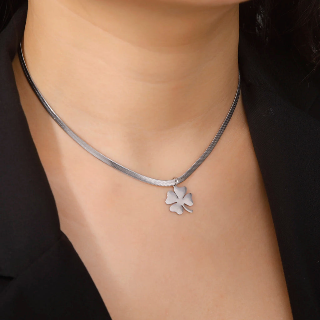 Skyrim Waterproof Lucky Clover Pendant Necklace | Stainless Steel Snake Chain | Anti-Tarnish Hypoallergenic Jewellery