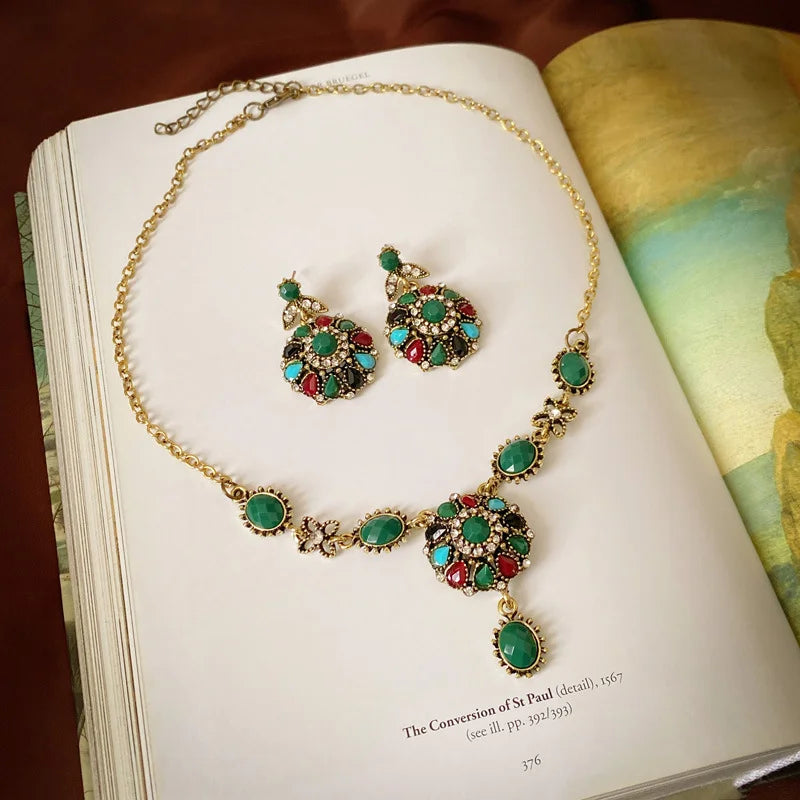 DREJEW Women's Cluster Pearl & Rhinestone Jewellery Set | Gold Tone Wedding Choker Necklace & Stud Earrings