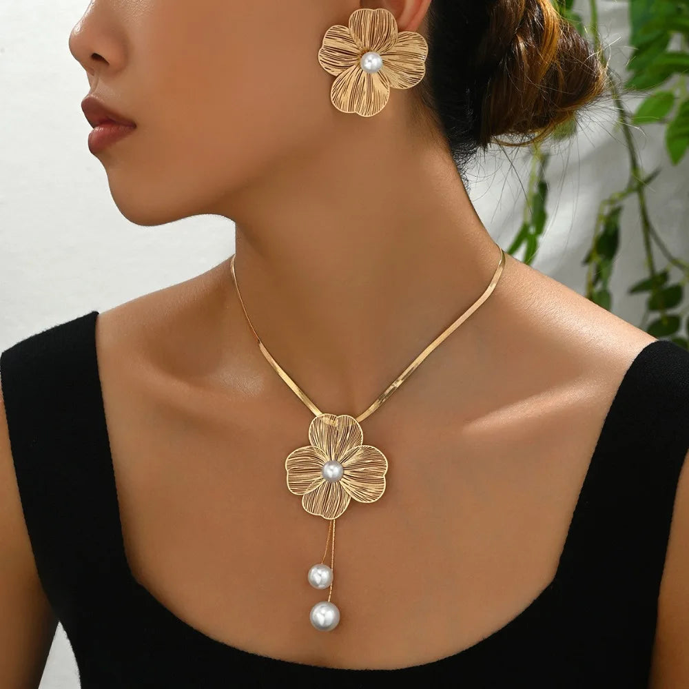 GUOLE Women's Filigree Flower Jewellery Set | Stainless Steel Gold Tone Necklace & Statement Earrings | Anniversary