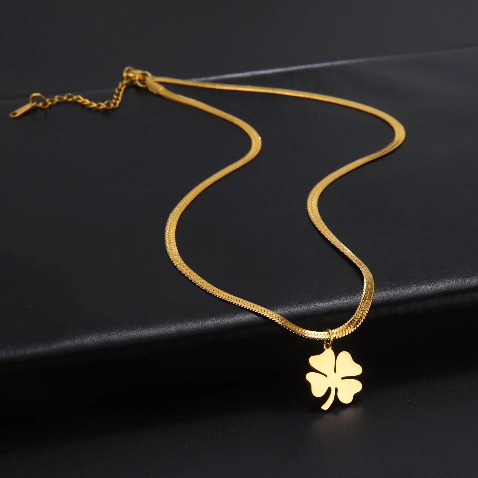 Skyrim Waterproof Lucky Clover Pendant Necklace | Stainless Steel Snake Chain | Anti-Tarnish Hypoallergenic Jewellery
