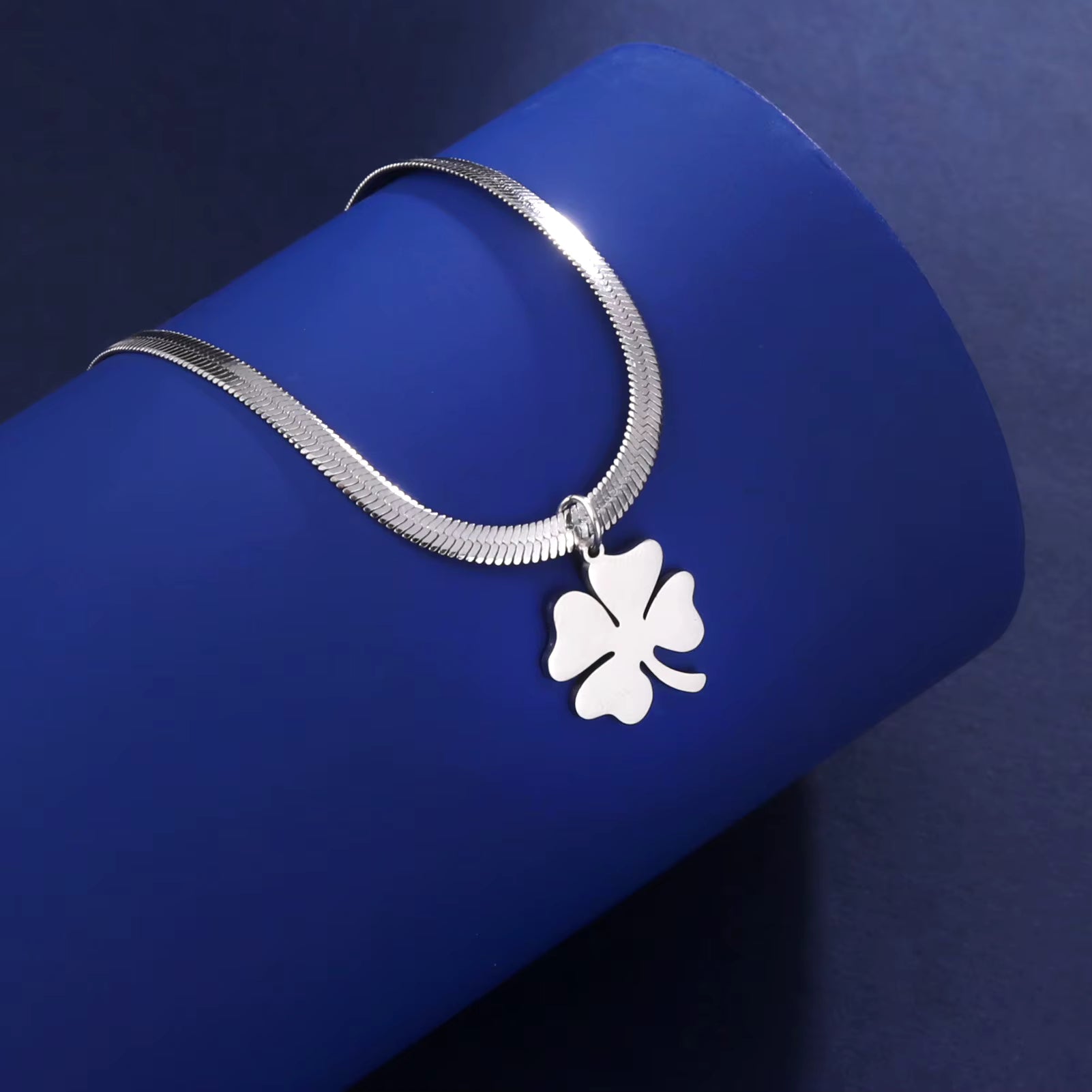 Skyrim Waterproof Lucky Clover Pendant Necklace | Stainless Steel Snake Chain | Anti-Tarnish Hypoallergenic Jewellery