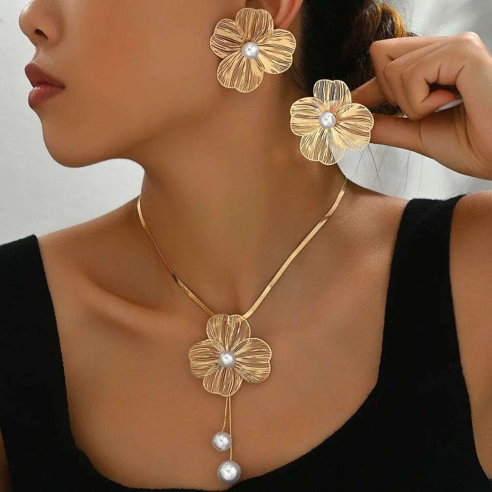 GUOLE Women's Filigree Flower Jewellery Set | Stainless Steel Gold Tone Necklace & Statement Earrings | Anniversary